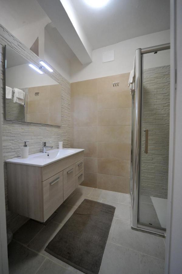 Pietra Bianca Appartment Bari Exterior photo